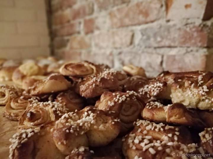 kutsuin kyläilemään